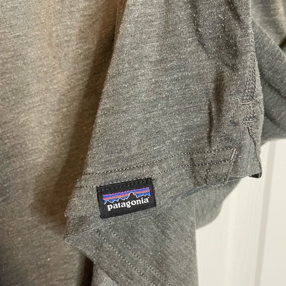 Patagonia Capilene Baselayer grey athletic shirt sleeve tee sz XL - Picture 3 of 10